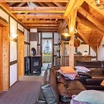 Dachwohnung Im Landhausstil Lägenhet *