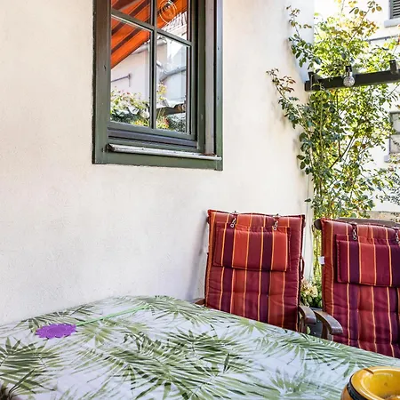 Appartement Dachwohnung Im Landhausstil *