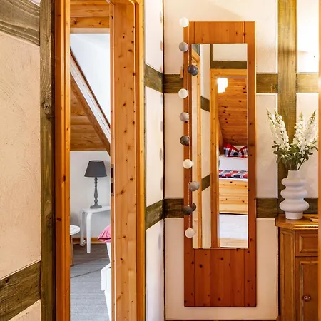 Dachwohnung Im Landhausstil *