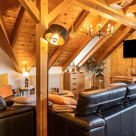 Dachwohnung Im Landhausstil Appartement Meiningen