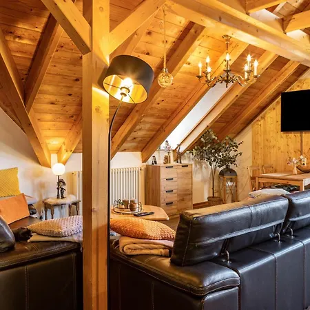 Dachwohnung Im Landhausstil * Meiningen
