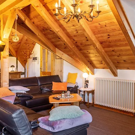 דירה Dachwohnung Im Landhausstil *