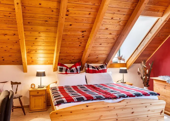 Apartament Dachwohnung Im Landhausstil Meiningen